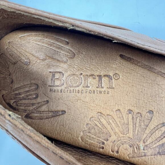 BORN Leather Floral Embossed Slip On Flats Round Toe Ballet Flats Soft Brown 8.5 - Picture 9 of 11